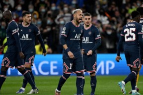 包含今晚CBA季后赛焦点战，巴黎圣日耳曼再遭质疑，底气十足，赛程密集仍需轮换的词条